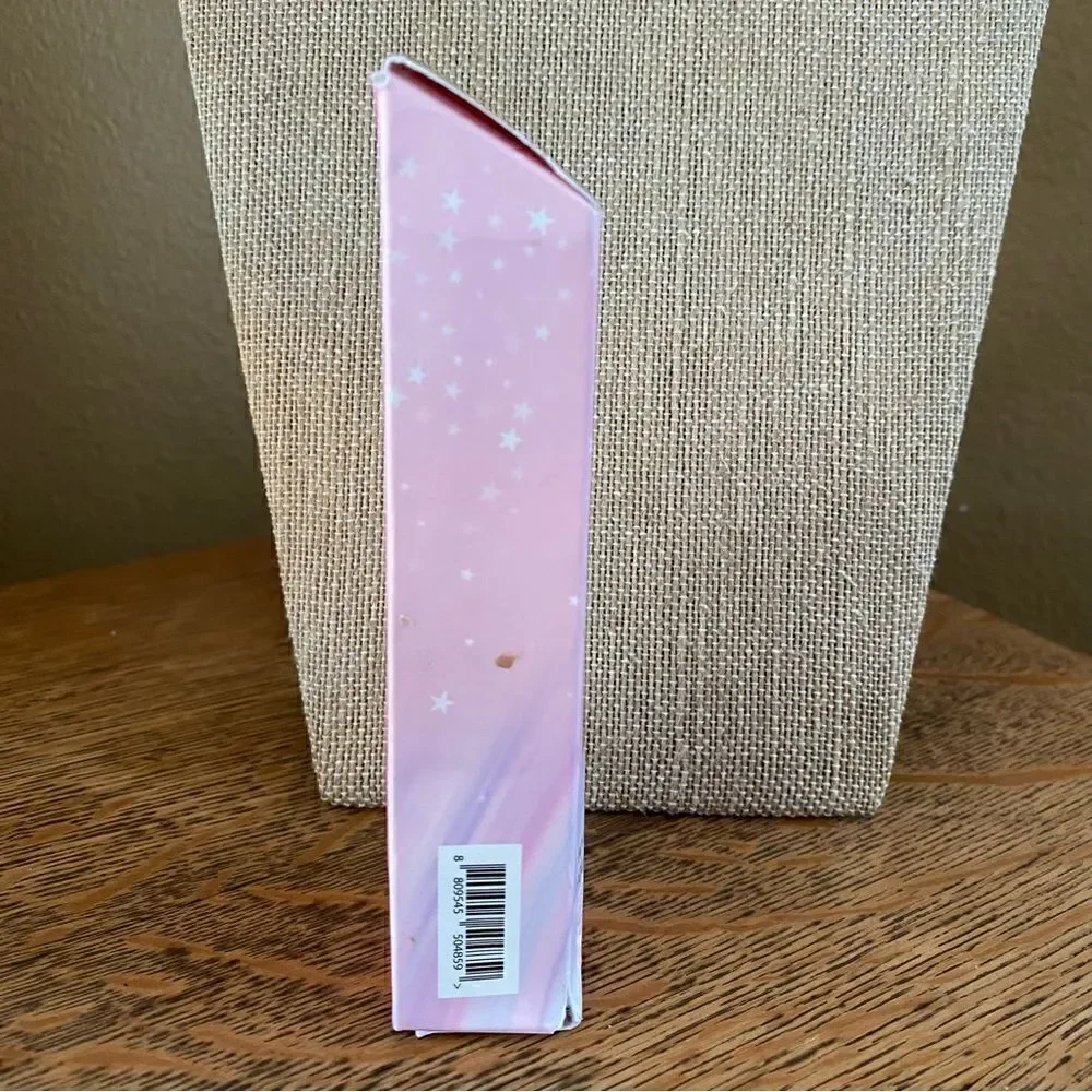 Unicorn Glow Hydrating Foundation Shade: Nutmeg. New in Box (NIB)!